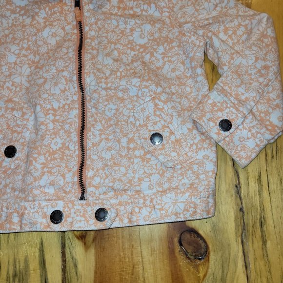 OshKosh Girls Size 3T Floral Print Denim Jean Jacket Peach White Zip Collar - Picture 4 of 7